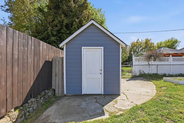 5828 N Birch Pl, Spokane, WA 99205