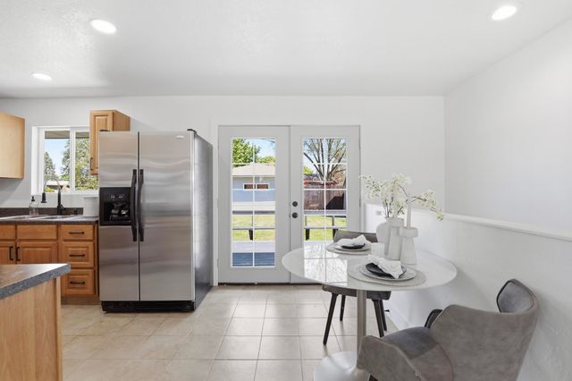 5828 N Birch Pl, Spokane, WA 99205