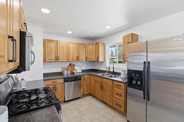 5828 N Birch Pl, Spokane, WA 99205