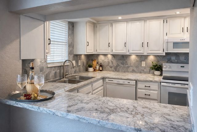 3635 Garden Brook Drive 118, Farmers Branch, TX 75234