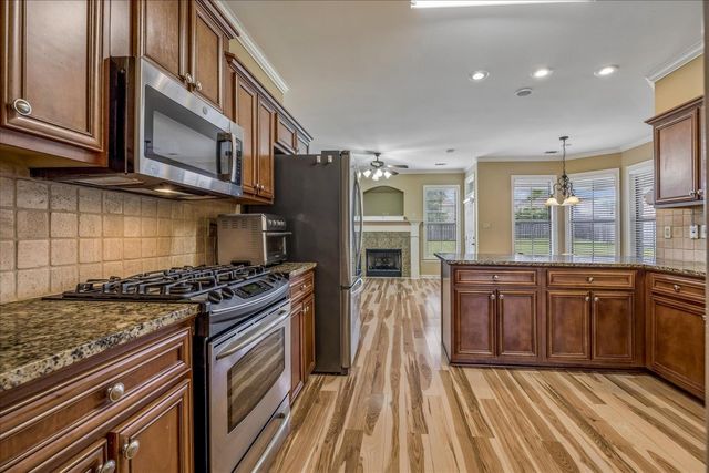 9328 OWL HILL DR, Lakeland, TN 38002