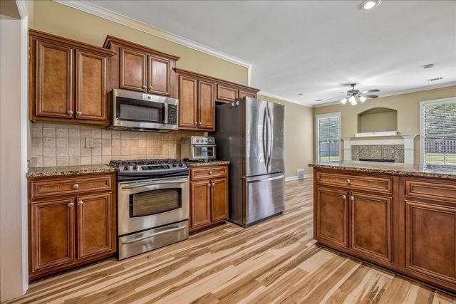 9328 OWL HILL DR, Lakeland, TN 38002