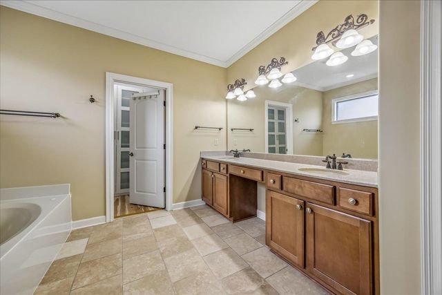 9328 OWL HILL DR, Lakeland, TN 38002