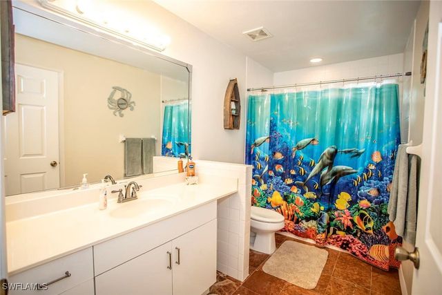 604 Sunset CT, Goodland, FL 34140