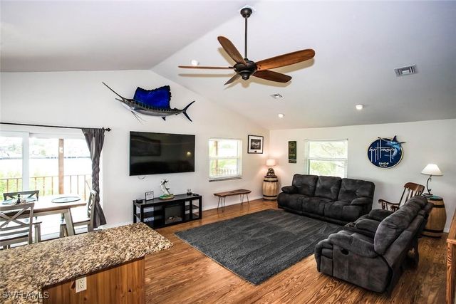 604 Sunset CT, Goodland, FL 34140