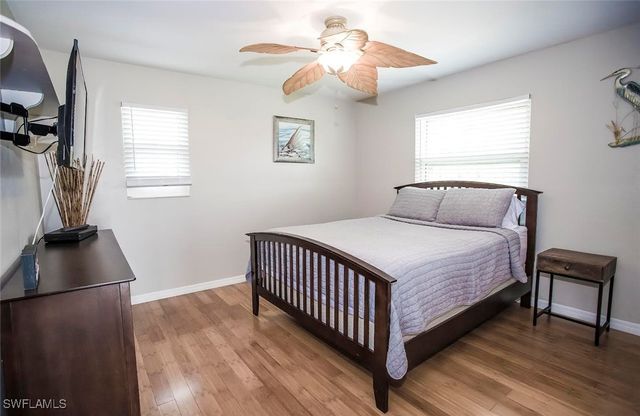 604 Sunset CT, Goodland, FL 34140