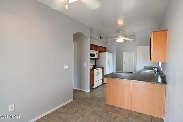 15237 S MOON VALLEY Road A, Arizona City, AZ 85123