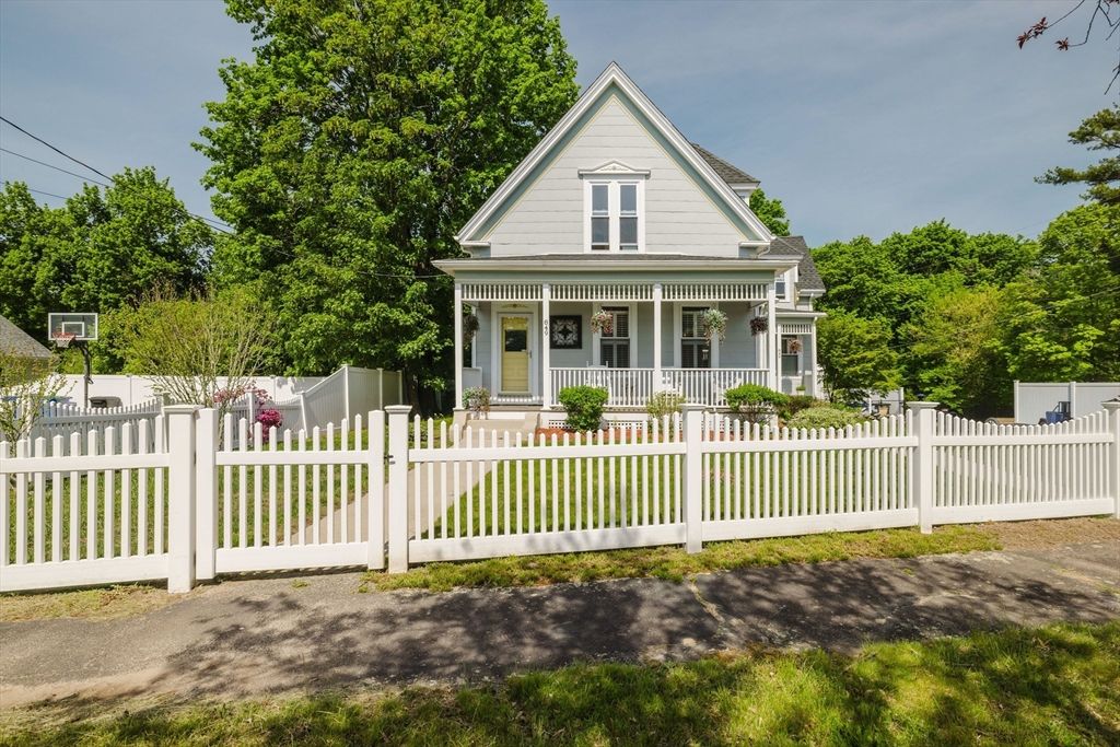 849 Union St, Rockland, MA 02370