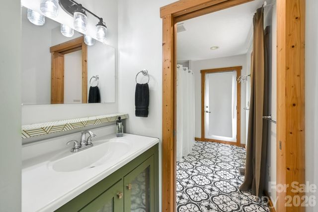 491 High Top Drive, Fletcher, NC 28732
