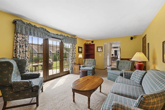 609 SCARLET OAK COURT, Appleton, WI 54915