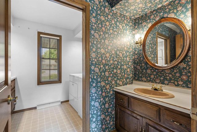 609 SCARLET OAK COURT, Appleton, WI 54915