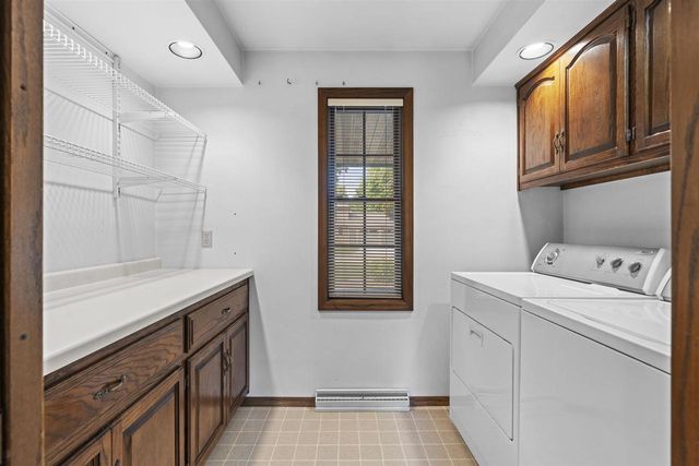 609 SCARLET OAK COURT, Appleton, WI 54915
