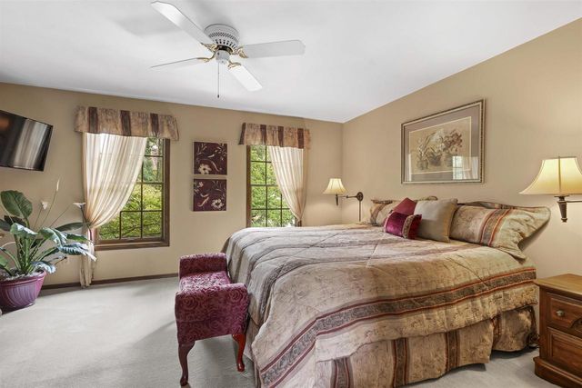 609 SCARLET OAK COURT, Appleton, WI 54915