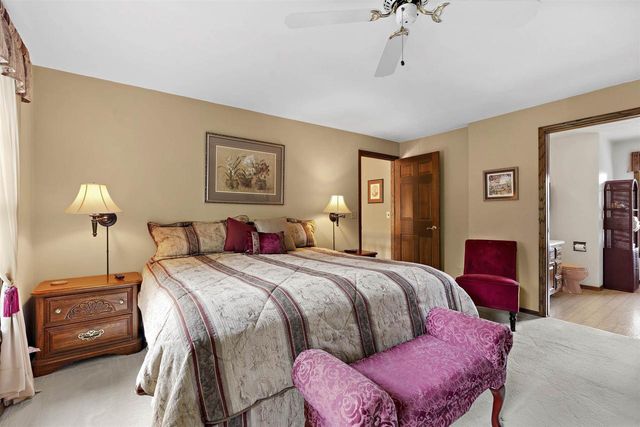 609 SCARLET OAK COURT, Appleton, WI 54915