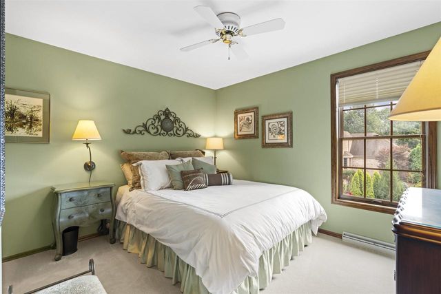 609 SCARLET OAK COURT, Appleton, WI 54915