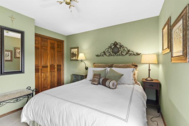 609 SCARLET OAK COURT, Appleton, WI 54915