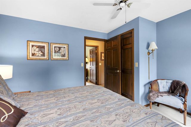 609 SCARLET OAK COURT, Appleton, WI 54915