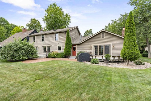 609 SCARLET OAK COURT, Appleton, WI 54915