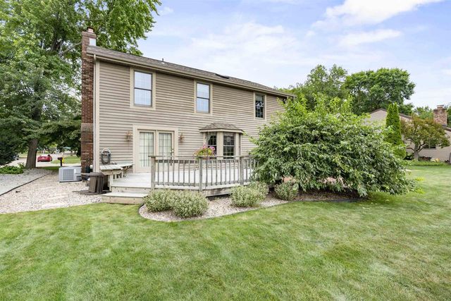 609 SCARLET OAK COURT, Appleton, WI 54915