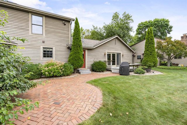 609 SCARLET OAK COURT, Appleton, WI 54915