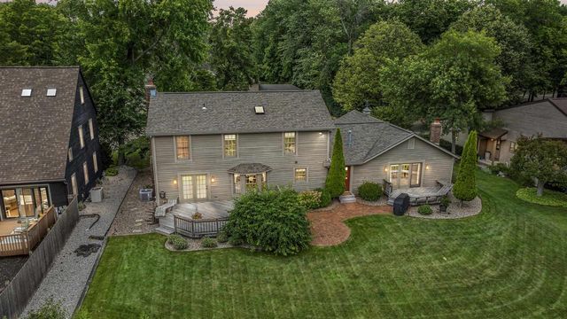 609 SCARLET OAK COURT, Appleton, WI 54915
