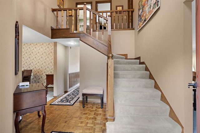 609 SCARLET OAK COURT, Appleton, WI 54915