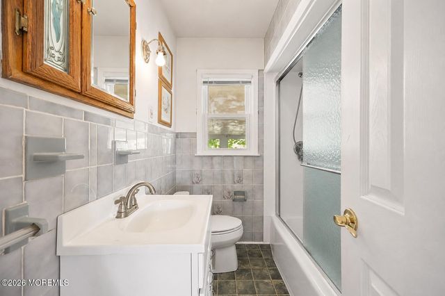 29 Highview Circle, Middletown, NJ 07748