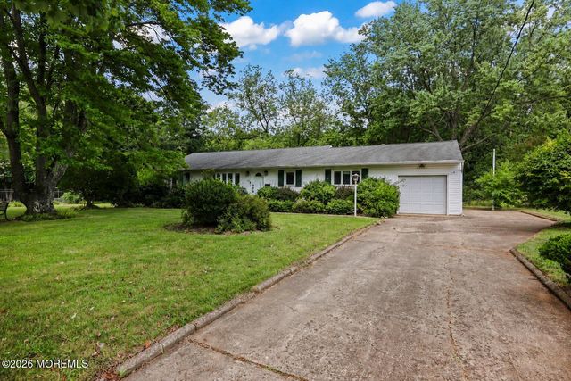 29 Highview Circle, Middletown, NJ 07748