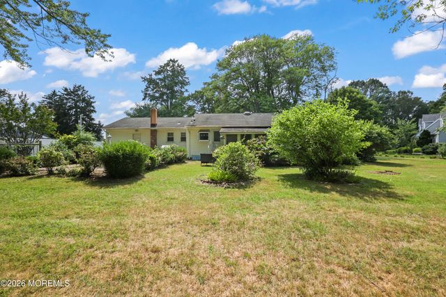 29 Highview Circle, Middletown, NJ 07748