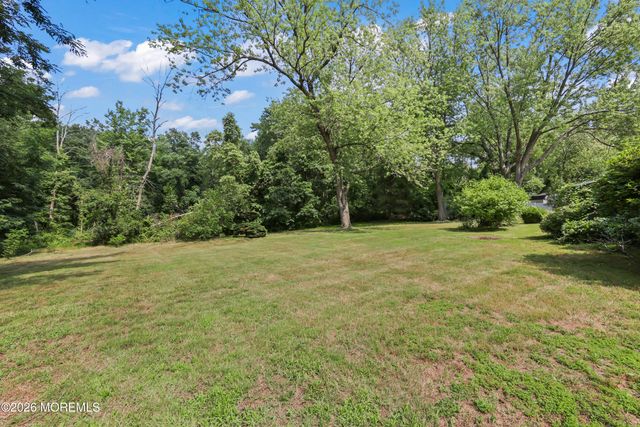 29 Highview Circle, Middletown, NJ 07748