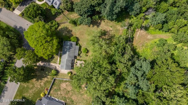 29 Highview Circle, Middletown, NJ 07748