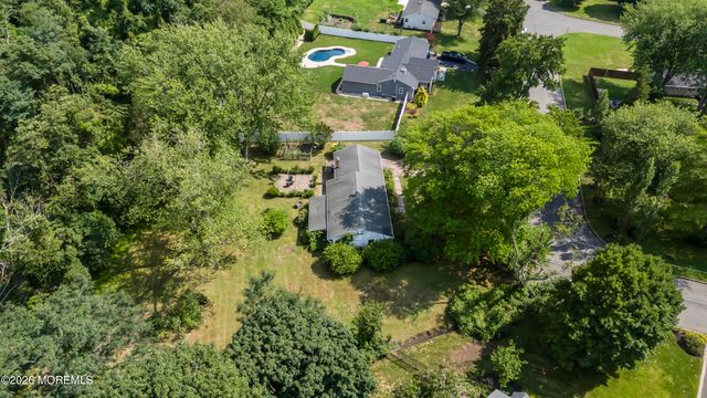 29 Highview Circle, Middletown, NJ 07748