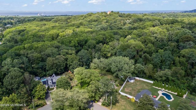 29 Highview Circle, Middletown, NJ 07748