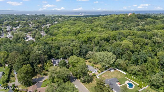 29 Highview Circle, Middletown, NJ 07748