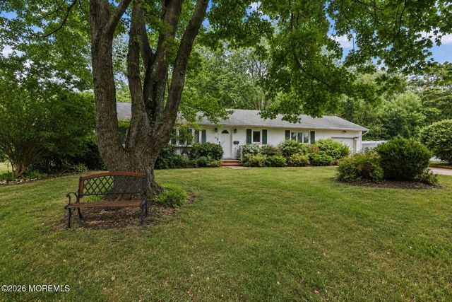 29 Highview Circle, Middletown, NJ 07748