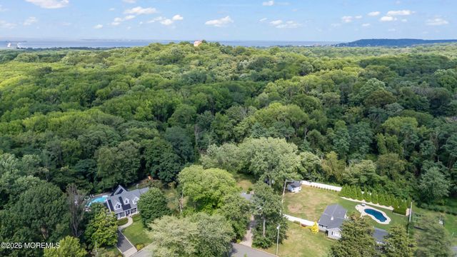 29 Highview Circle, Middletown, NJ 07748