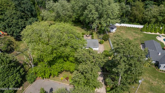 29 Highview Circle, Middletown, NJ 07748