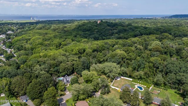 29 Highview Circle, Middletown, NJ 07748