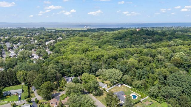 29 Highview Circle, Middletown, NJ 07748