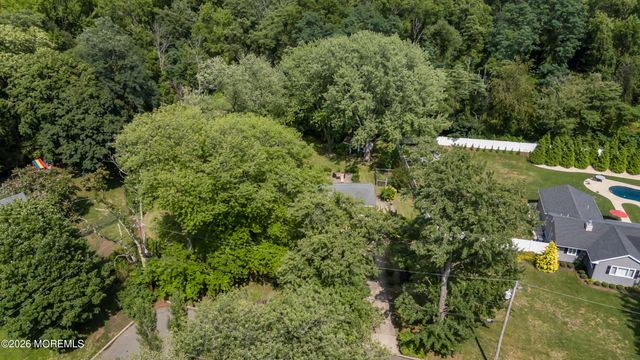 29 Highview Circle, Middletown, NJ 07748