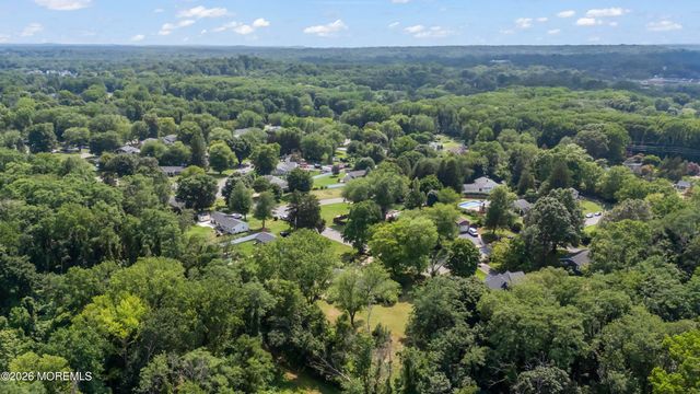 29 Highview Circle, Middletown, NJ 07748