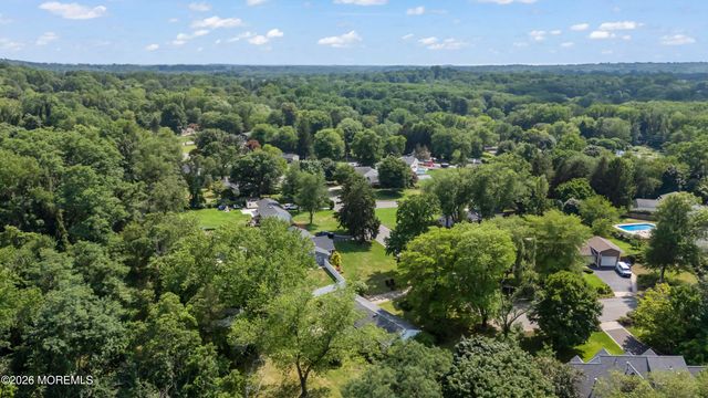 29 Highview Circle, Middletown, NJ 07748