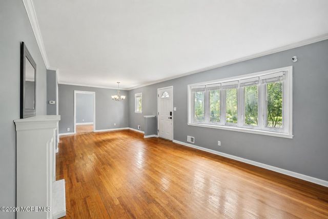 29 Highview Circle, Middletown, NJ 07748