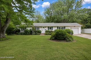 29 Highview Circle, Middletown, NJ 07748