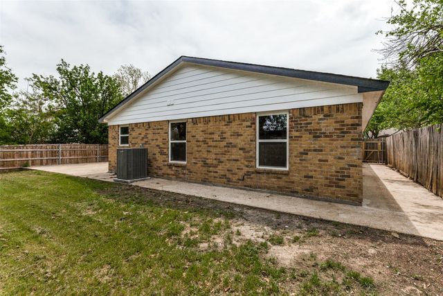 3116 Woodlark Drive, Fort Worth, TX 76123