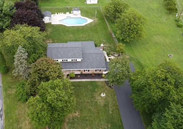 634 Gladys Drive, Bushkill Twp, PA 18064