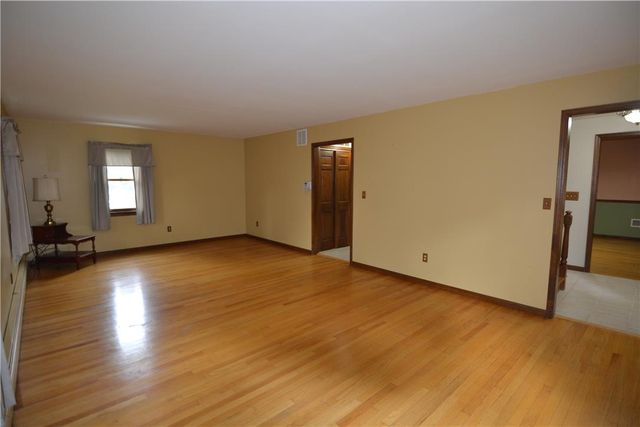 634 Gladys Drive, Bushkill Twp, PA 18064
