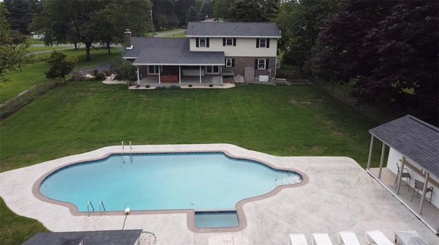 634 Gladys Drive, Bushkill Twp, PA 18064