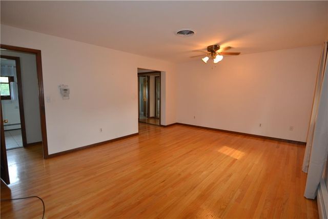 634 Gladys Drive, Bushkill Twp, PA 18064