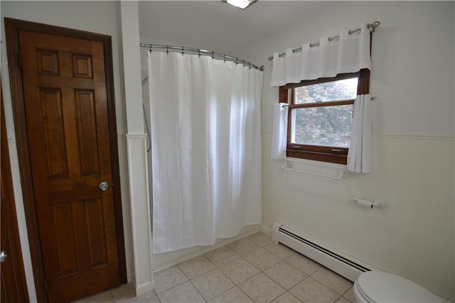 634 Gladys Drive, Bushkill Twp, PA 18064
